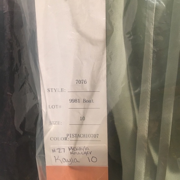 Long Pistacio Dress - Picture 3 of 4